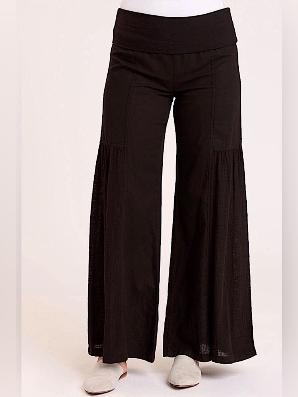 ‎XCVI Black Allegra Pant - Wide Leg Palazzo Style Pant with Fold Over Waist Med